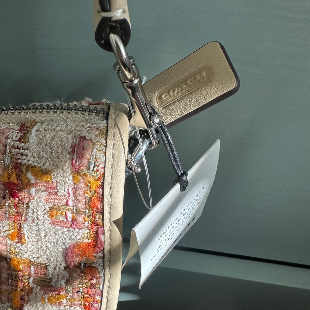 Coach Tweed Swinger 20 - Picture 4 of 9